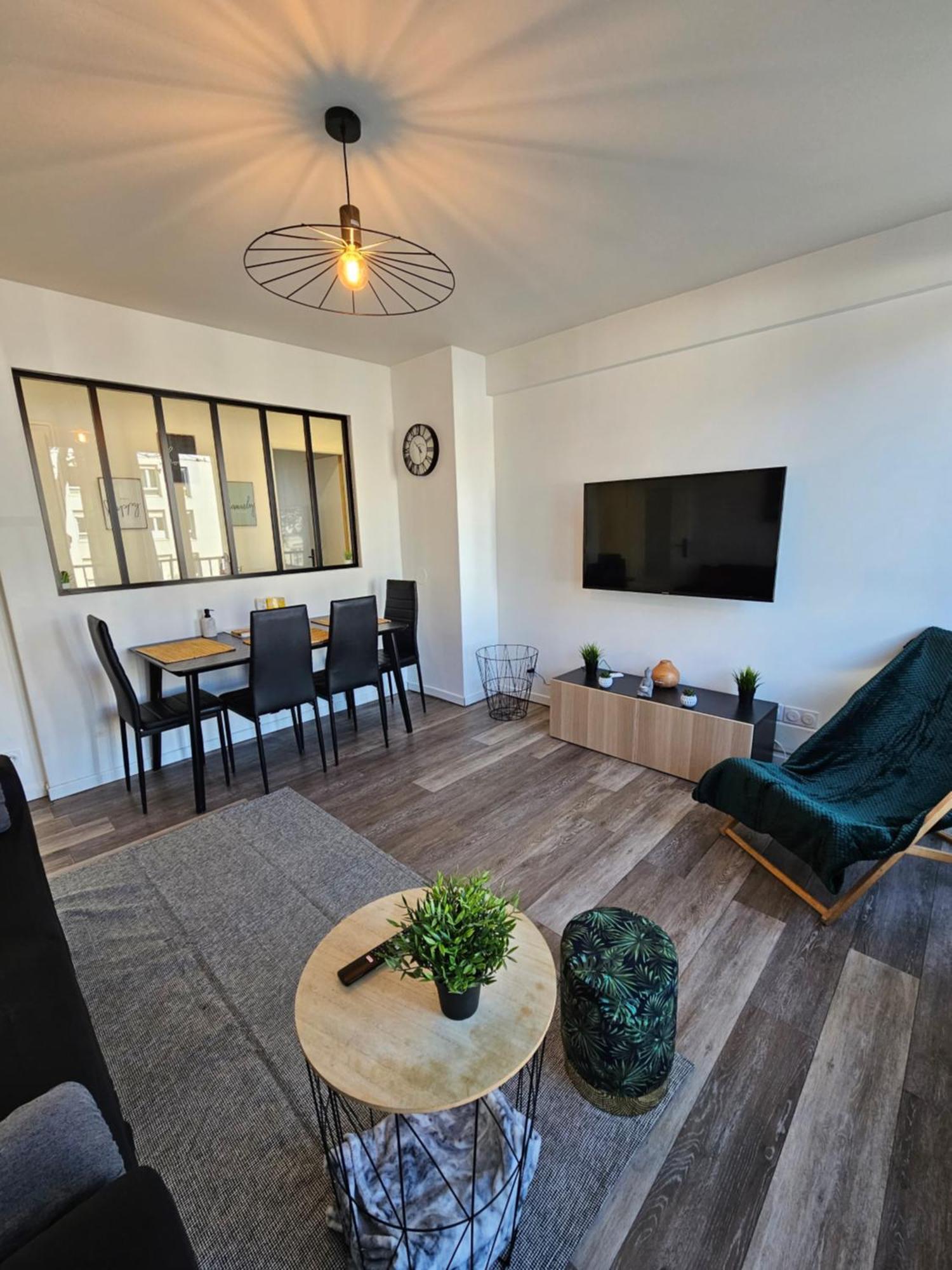 Charmant & Spacieux 3 Chambres - Mm Apartment - Lyon Grand Parilly เวนิส์ซูซ์ ภายนอก รูปภาพ